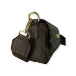 kahverengi-monogram-desen-picnic-mini-muadil-model-capraz-askili-kadin-omuz-cantasi1.png